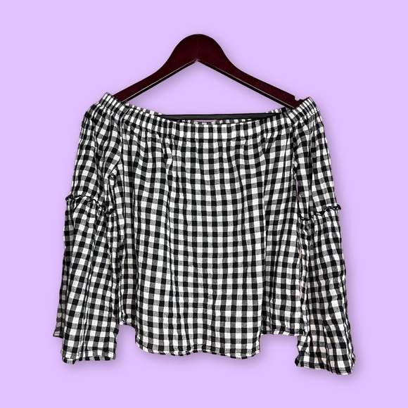 Black and White Off the Shoulder Top - Picture 2 of 6